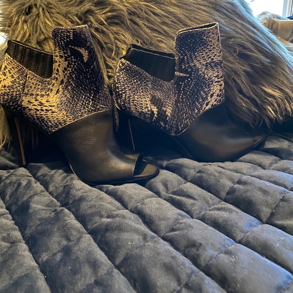 Booties - Picture 4 of 7